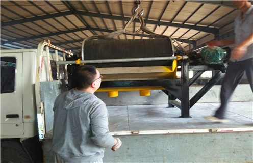 小型磁選機，小型漿料磁選機的使用提高工作效率_輥式小型漿料磁選機的使用提高工作效率_磁塊如何排列