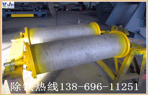 1.幹式香蕉免费在线视频采用人民共和國機械工業標準“JB / 7895-1999”,采用稀土複合磁性係統,並采用高強度膠(J-39)粘結和環氧灌注,磁性表麵用不鏽鋼加強膠膠掛膠,不脫落.氣缸兩端的密封墊圈塗有塑料密封,確保無水;整體采用先進的技術和合理的結構.經過特殊設計,使的磁場強度分布更為合理,分選效果更明顯. 2.此碎鋼磁選機永磁筒體機身通過特殊設計,不易堵塞材料,運行材料.通過半逆流類型.